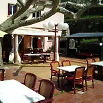 Hotel Logis Restaurant La Corniche Des Cevennes
