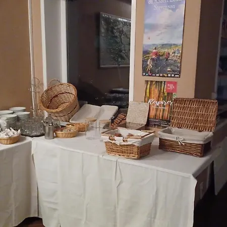 Logis Restaurant La Corniche Des Cevennes מלון 2*