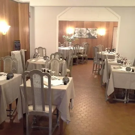 Logis Restaurant La Corniche Des Cevennes 2* סן-ז'אן-דו-גאר