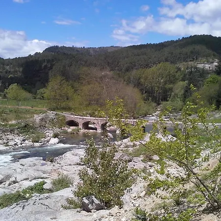 מלון Logis Restaurant La Corniche Des Cevennes סן-ז'אן-דו-גאר
