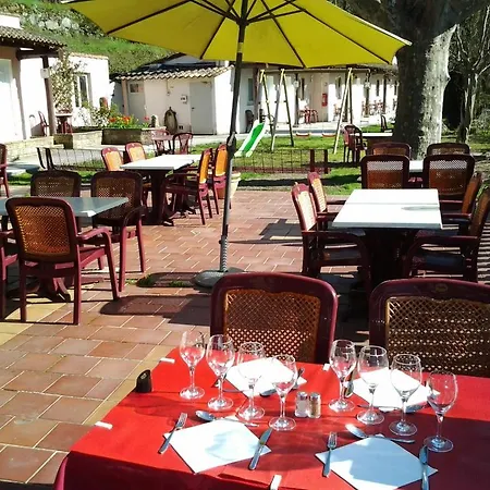 Logis Restaurant La Corniche Des Cevennes מלון