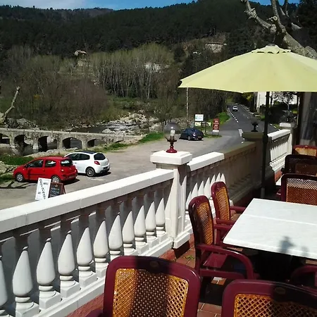 Logis Restaurant La Corniche Des Cevennes מלון