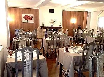 מלון Logis Restaurant La Corniche Des Cevennes סן-ז'אן-דו-גאר
