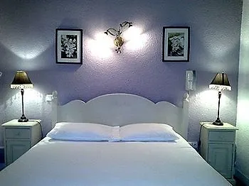 Logis Restaurant La Corniche Des Cevennes מלון סן-ז'אן-דו-גאר