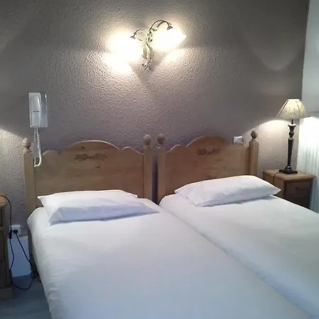Logis Restaurant La Corniche Des Cevennes 2* סן-ז'אן-דו-גאר