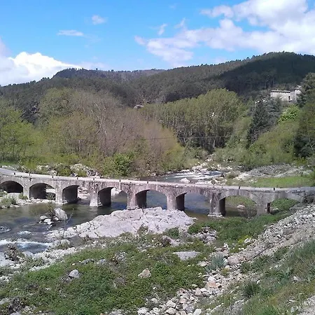 מלון Logis Restaurant La Corniche Des Cevennes 2*